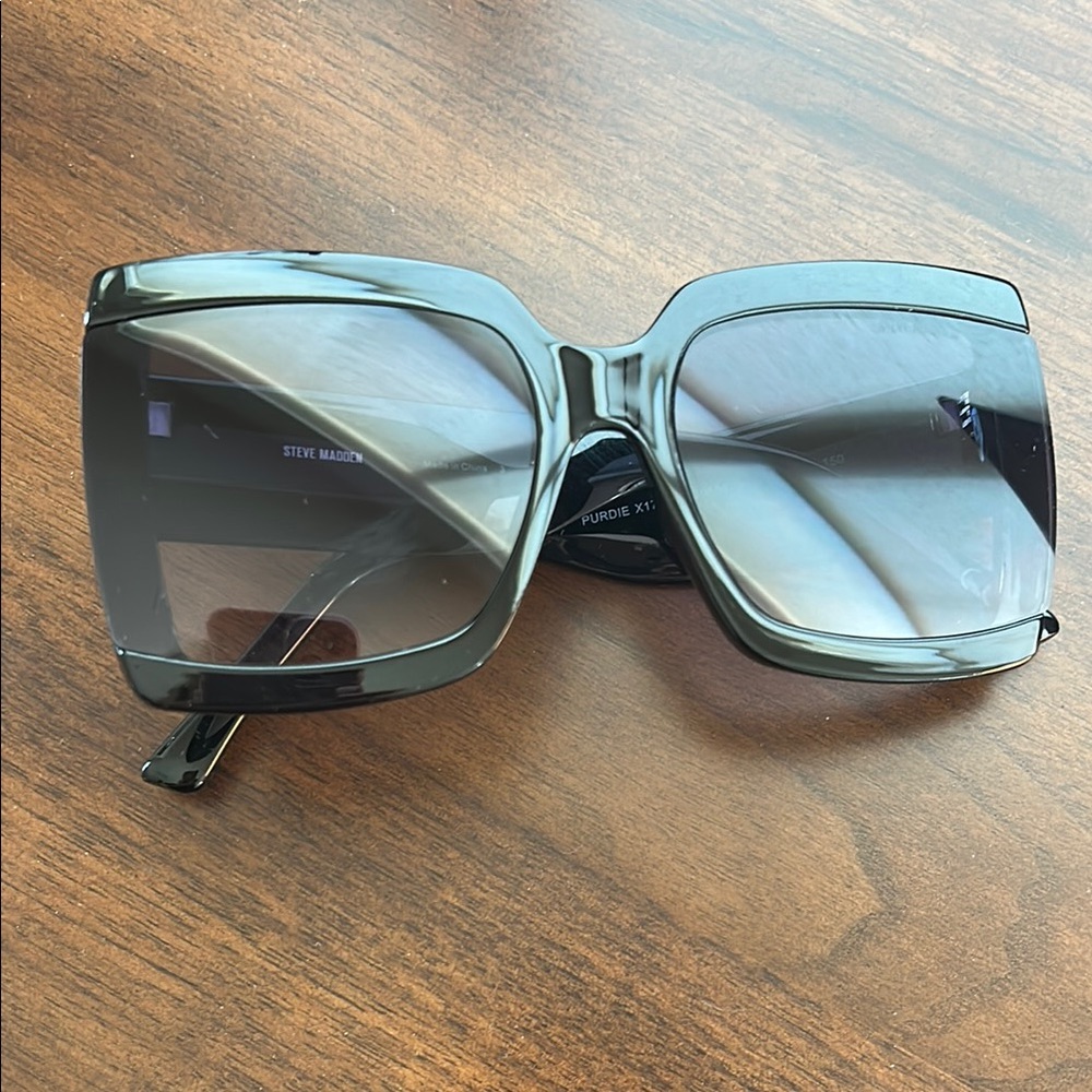 NWOT Black Sporty Wraparound Sunglasses